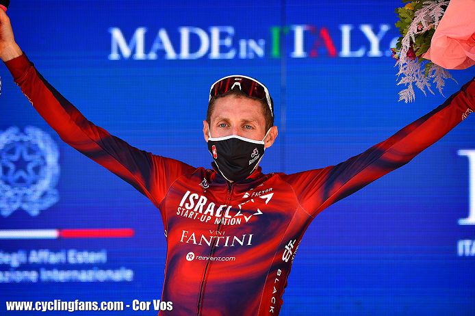 2021-giro-d-italia-stage17-dan-martin-victory-podium1a.jpg